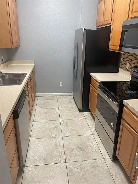 2 bed, 2.0 bath, 1112 sqft, $1,750 — Photo 4