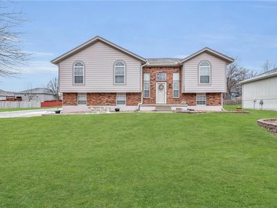 1129 Scenic Dr, Blue Springs, MO, 64014
