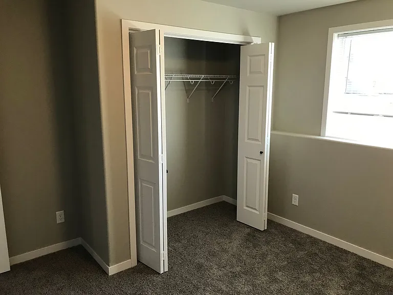 821 Cathy Dr W — Photo 15