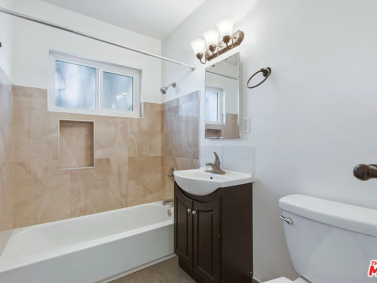 5117 Crenshaw Blvd #7 — Photo 22