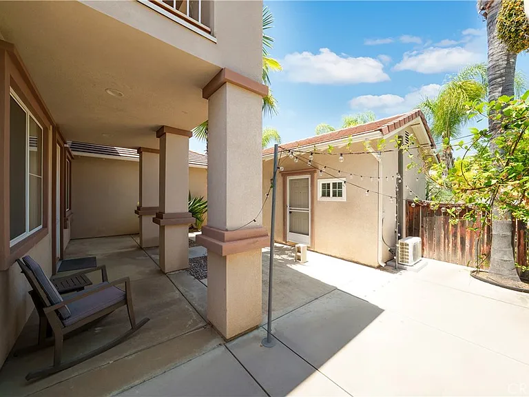 45277 Chateau Ct — Photo 12
