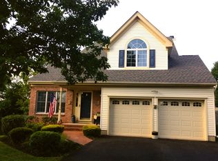 4 Haver Farm Rd, Clinton, NJ 08809