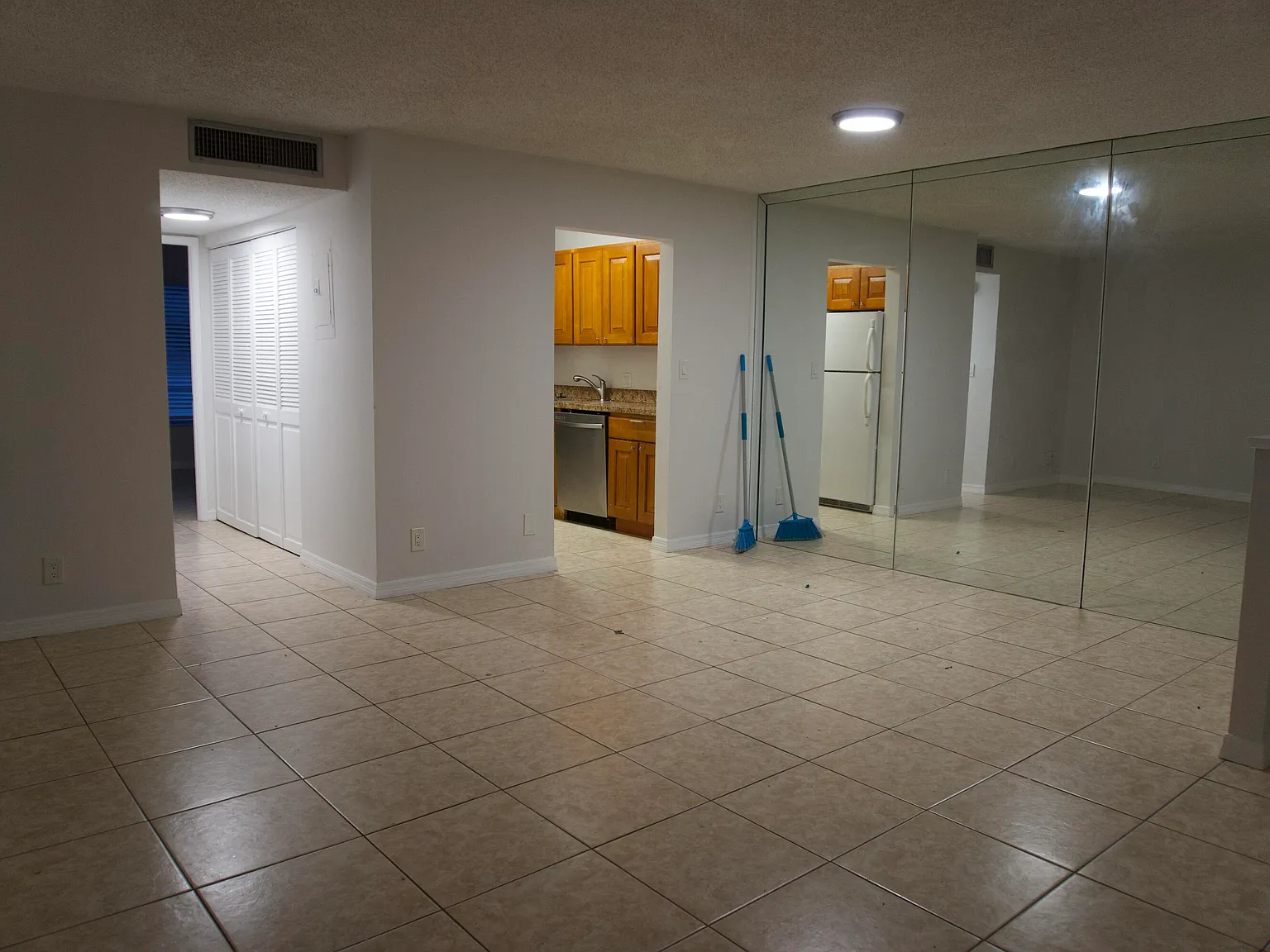 1 bed, 1.0 bath, 662 sqft, $1,425 — Photo 3