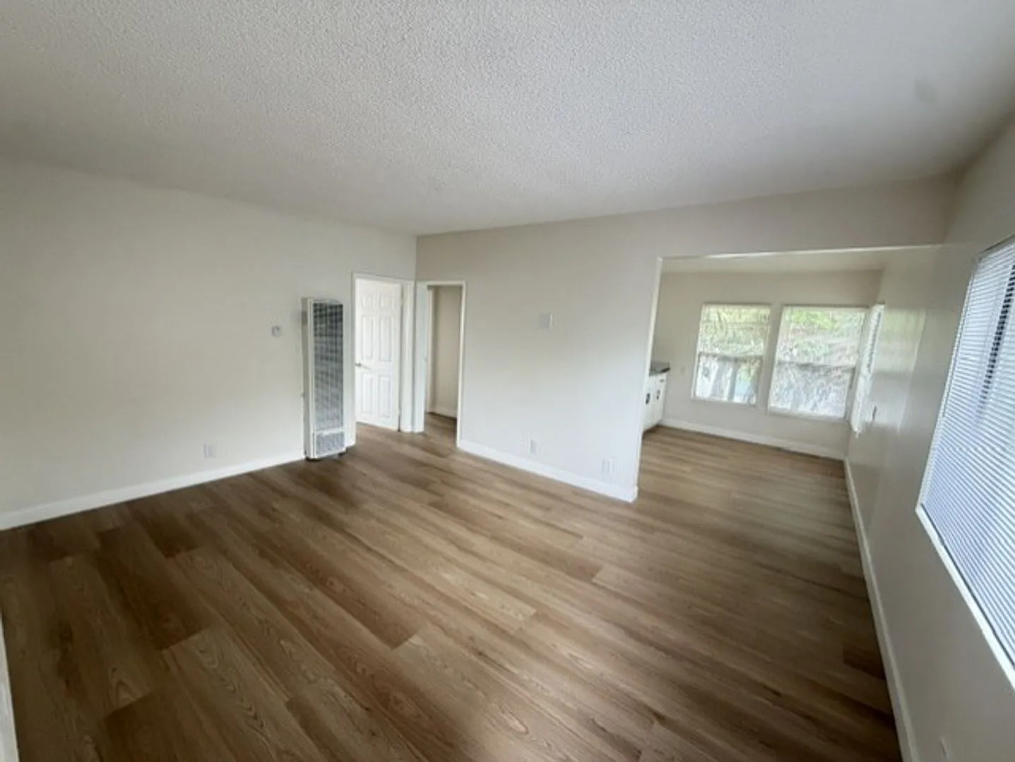 1167 Daisy Ave — Photo 2