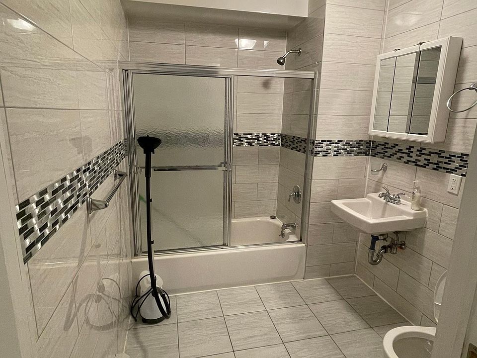 Full bathroom on first floor