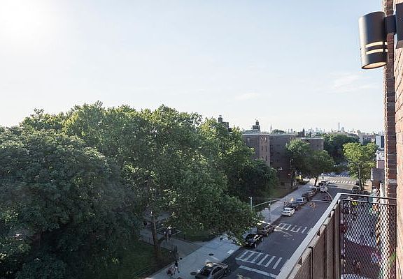 5th image of 543 Marcy Ave APT 4F