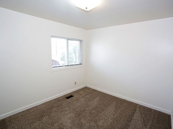 5th image of 1110 24th Ave S #3