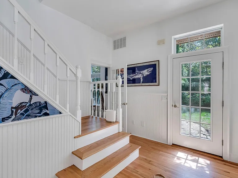 10 Hedges Ave — Photo 15