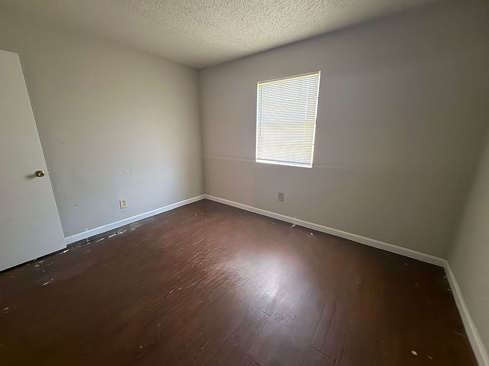 1st image of 712 Colorado Rd #3