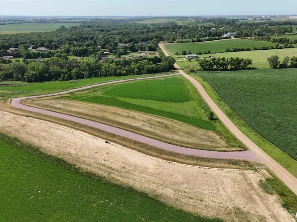 2 Arthur Ln, Renner, SD 57055