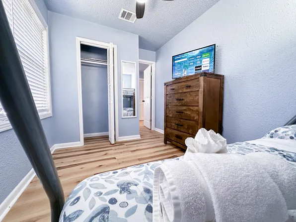 (undisclosed Address), Houston, TX 77009