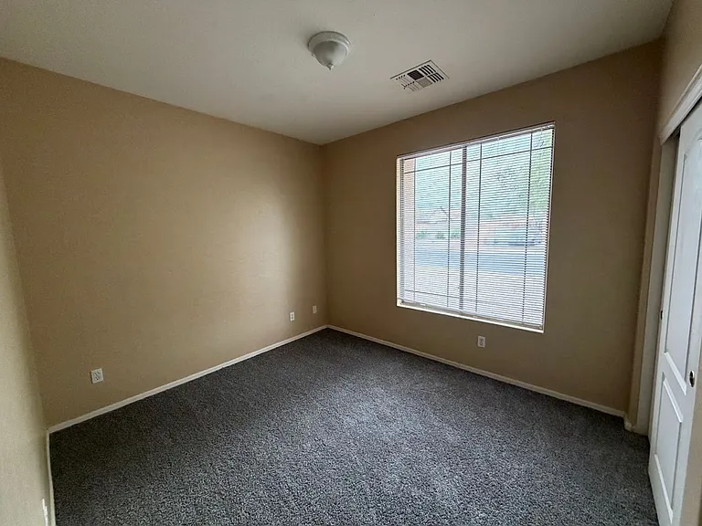 3202 S 104th Ave — Photo 12