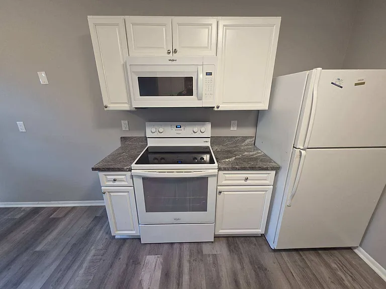 73 Tallow Wood Dr #1 — Photo 4