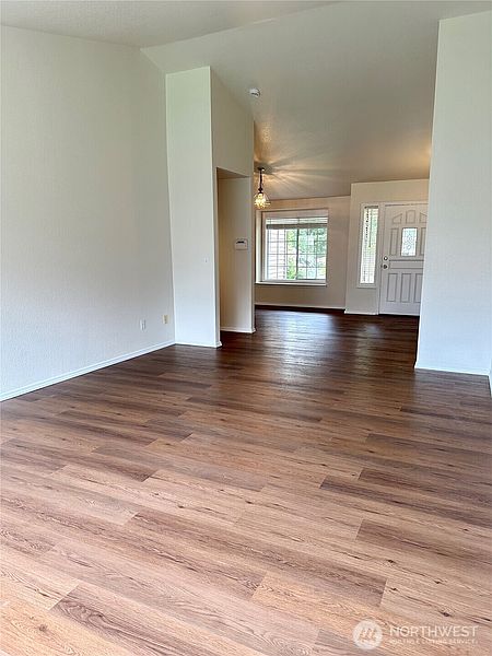 3rd image of 2137 Springview Drive NE