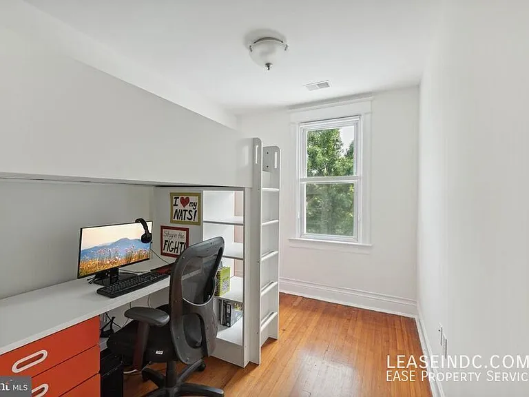 121 Webster St NW — Photo 24
