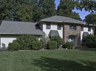 88 S Powdermill Rd, Morris Plains, NJ 07950