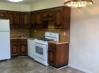 6010 69th St, Maspeth, NY 11378