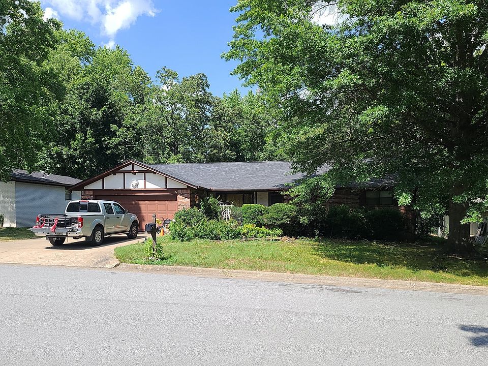 1st image of 705 N Woodland Dr
