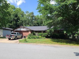 705 N Woodland Dr, Rogers, AR 72756