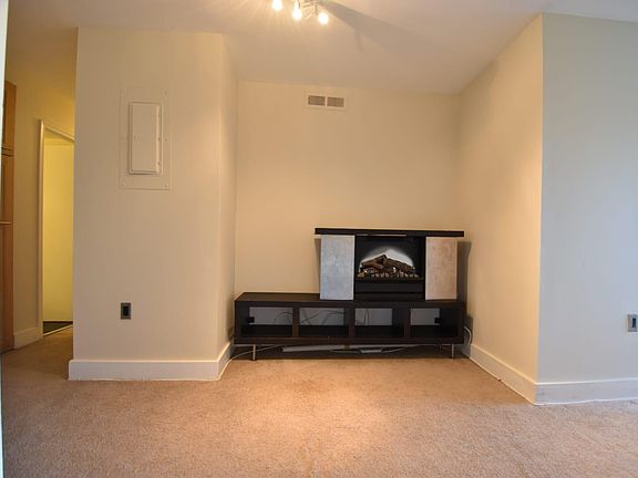 5th image of 444 Girard St APT 204