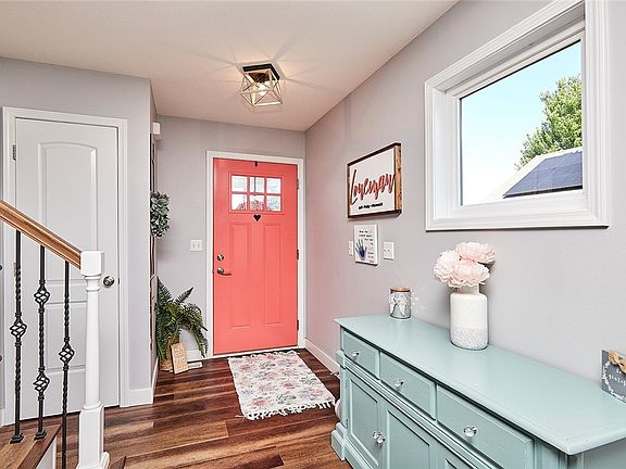 3rd image of 1743 31st Ave SW