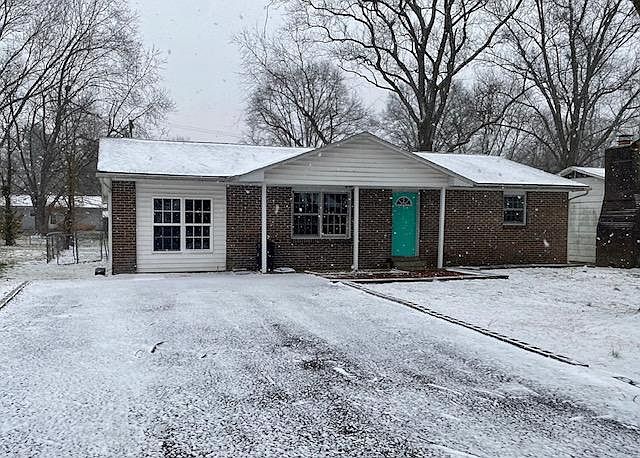1st image of 2414 Hilltop Ln