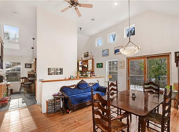 4th image of 38 Parkway Dr