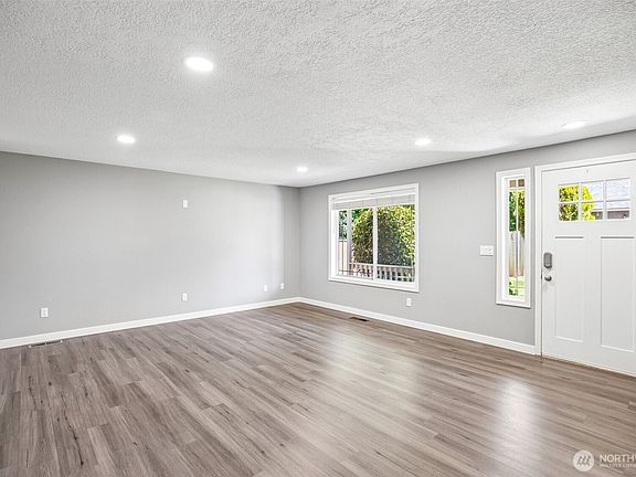 5th image of 11816 NE 40th Place