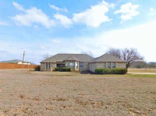 5934 Canyon Rd, Sanger, TX 76266
