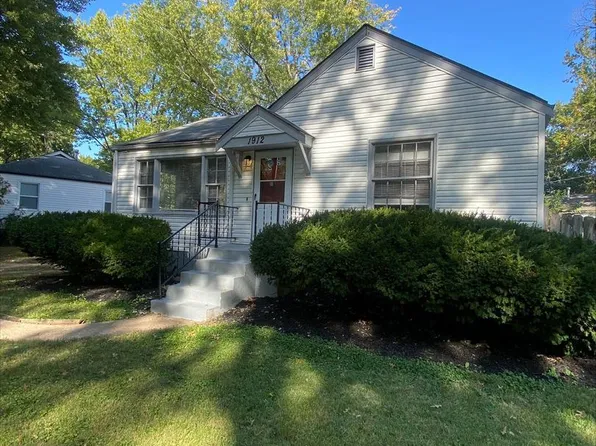 1912 Falcon Dr, Saint Louis, MO 63133