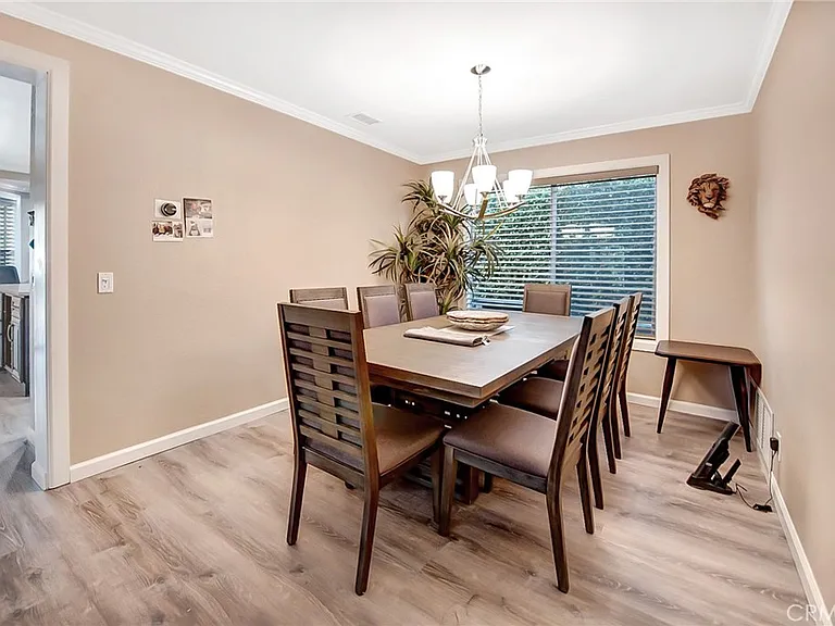 10 Valley Crest Rd — Photo 8