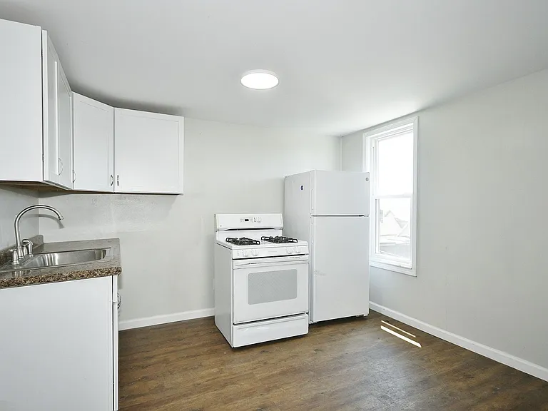 1103 Crosby St #2 — Photo 19