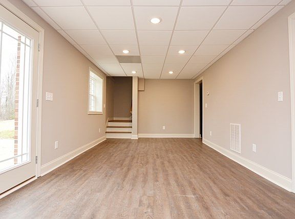 3rd image of 612 Coats Dr