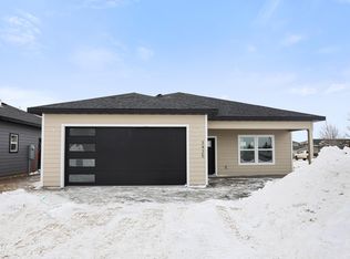 3425 35th St W, Williston, ND 58801