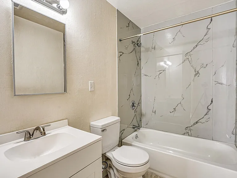 451 Wilshire Ave — Photo 12