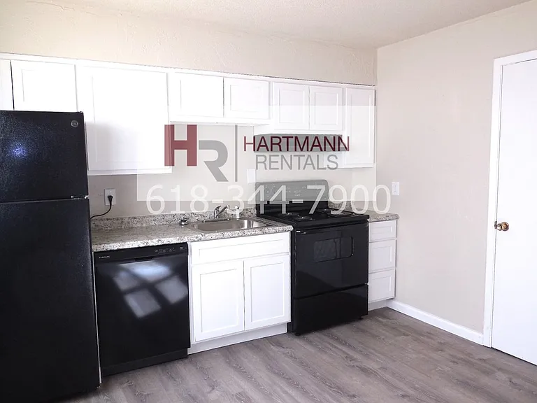 34 Marcia Ct — Photo 3