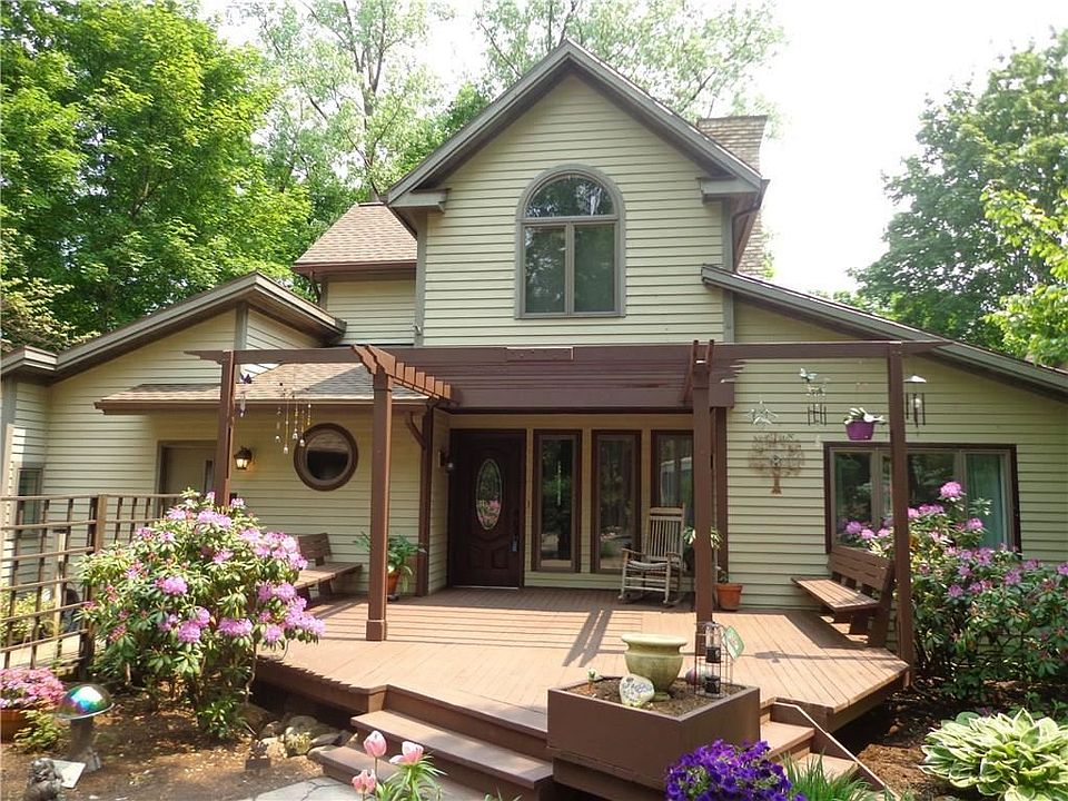 1st image of 75 Hartfeld Dr