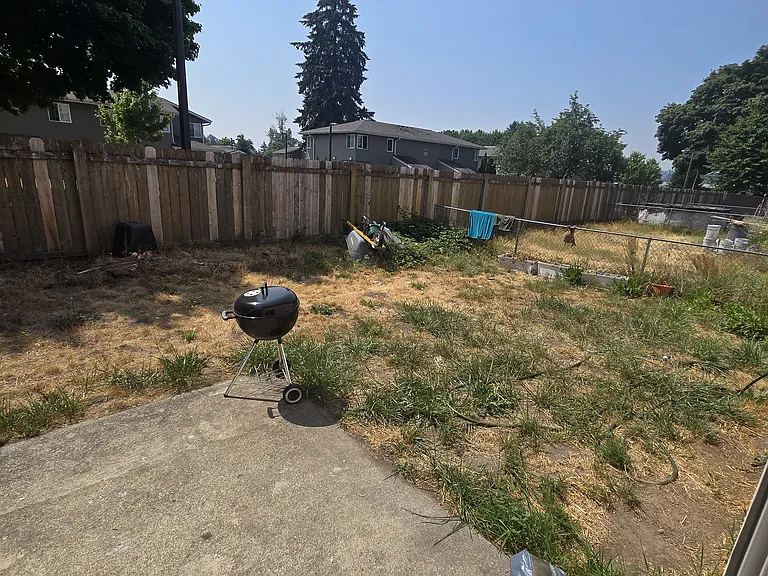 308 35th St SE — Photo 5