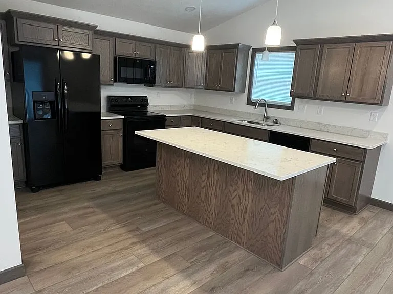 786 Glory Dr — Photo 6