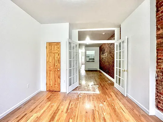 Rented by Parlor Real Estate Corp | media 20