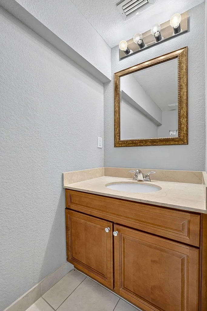 4 bed, 1864 sqft, $3,500 — Photo 4