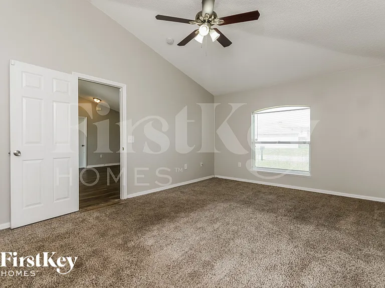 817 Grantham Dr — Photo 9