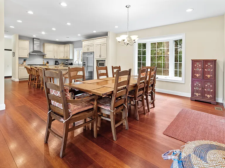Hillside Dr W — Photo 12