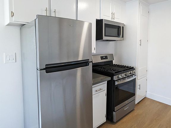 5th image of 3910 Coco Ave #34