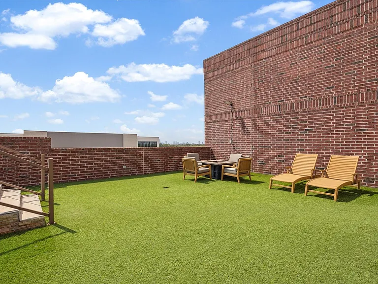 1111 Studewood St #503 — Photo 35