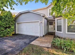 1636 Estate Cir, Naperville, IL 60565