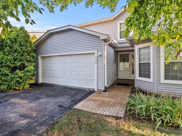 1636 Estate Cir, Naperville, IL 60565