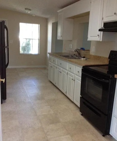 2304 Kingston St S — Photo 11