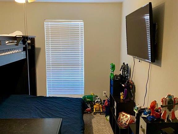 5th image of 838 Nora Ln