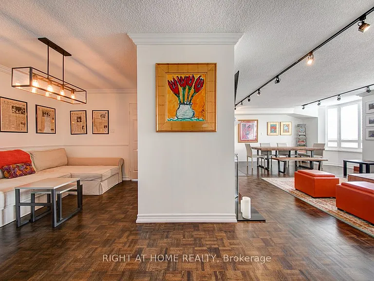 280 Simcoe St #1405 — Photo 23